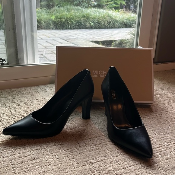 Brand new, Michael Kors, Millie flex pump, leather black - Picture 1 of 4